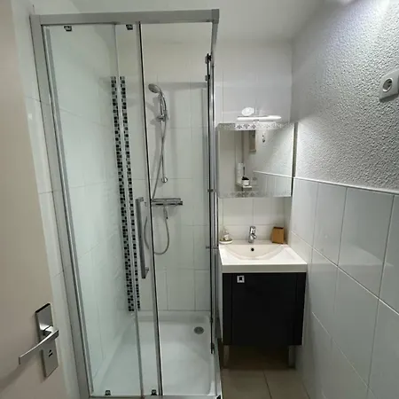 4 Couchages Climatise,piscine Privee,proche Centre Et Plages *